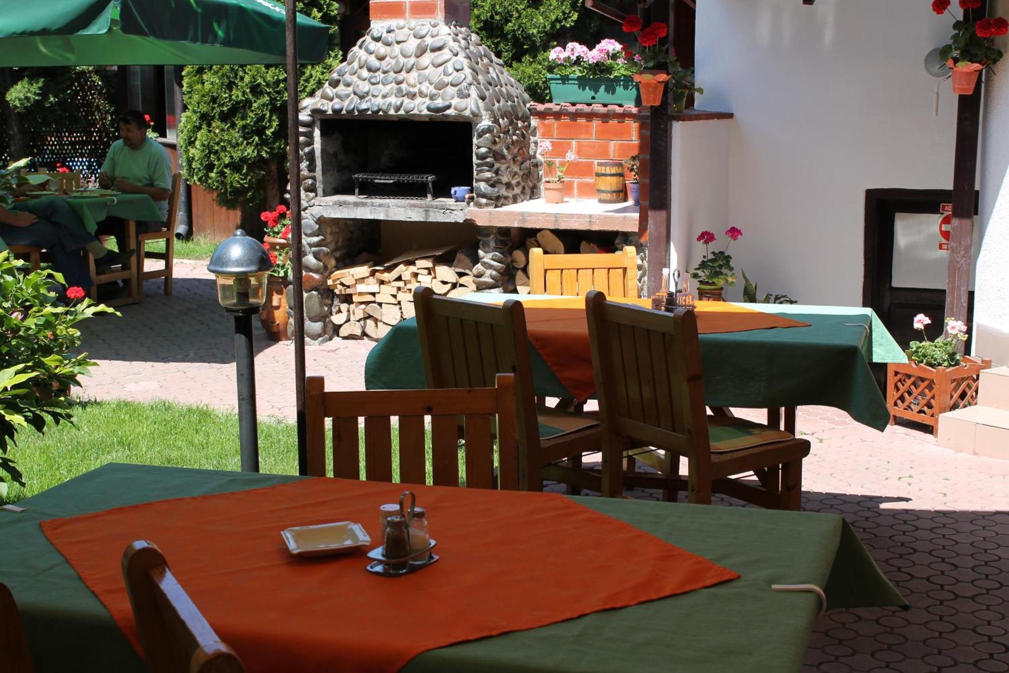 Pension Tip-Top Targu-Mures Bagian luar foto